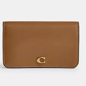 COACH ESSENTIAL SLIM CARD CASE HONEY!